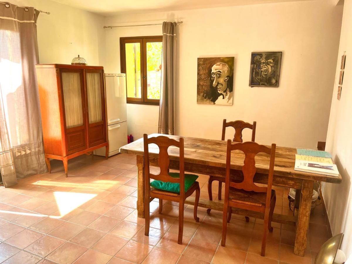 Le Mazet De Choubouloute Bed & Breakfast Saint-Gilles  Dış mekan fotoğraf